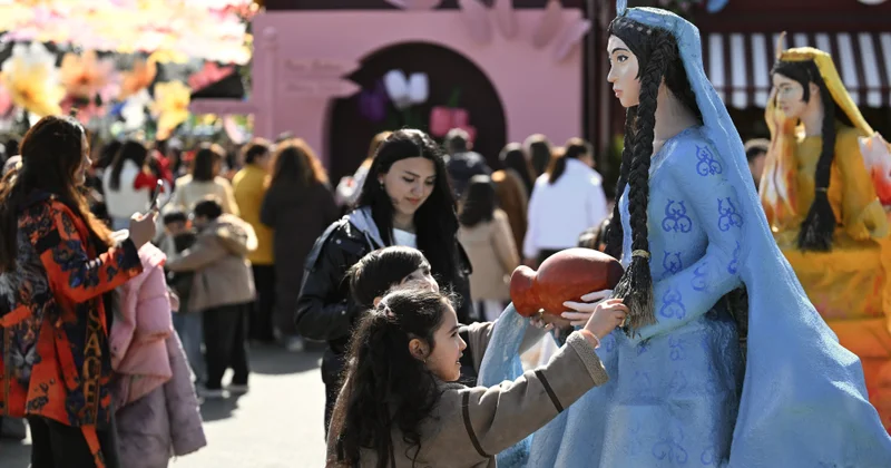 Qəlbləri isidən Novruz: Xarici turistlər bahar bayramını Bakıda qarşılayırlar REPORTAJ FOTO