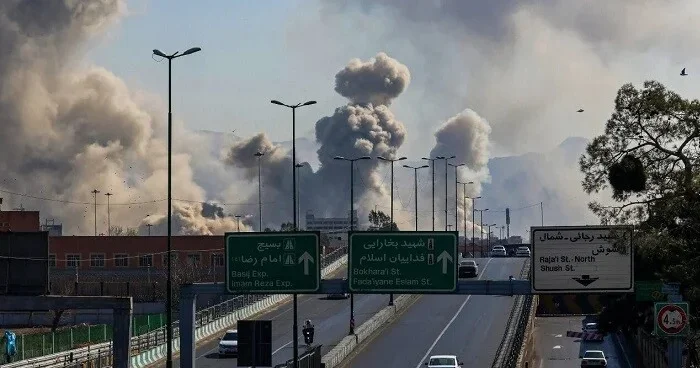 Bəhreyndə iki raket vuruldu: partlayış səsləri...