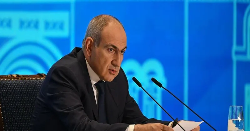 Paşinyan Ermənistanda yeni Konstitusiyanın qəbul edilməsinin vacibliyindən danışıb