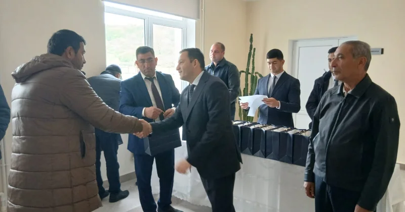 Qırmızı Bazarda daha 17 ailəyə evlərin açarları təqdim olunub
