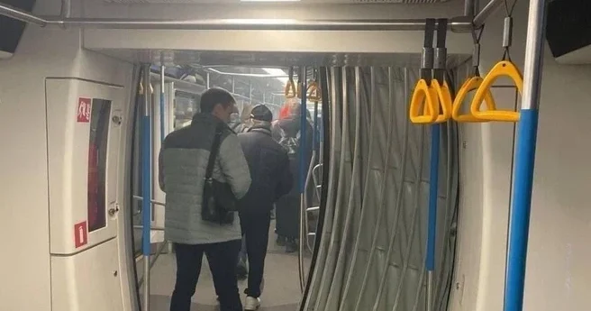 Дым и эвакуация: что на самом деле произошло в московском метро