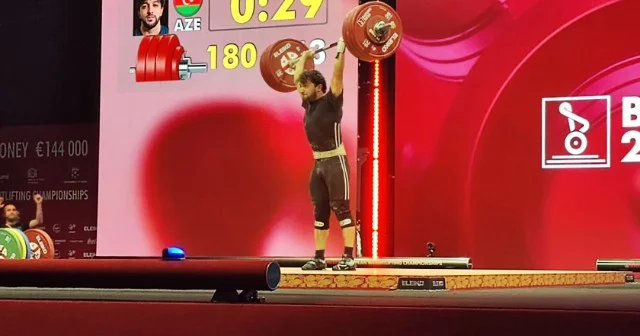 Ağırlıqqaldıranımız gümüş medal qazandı