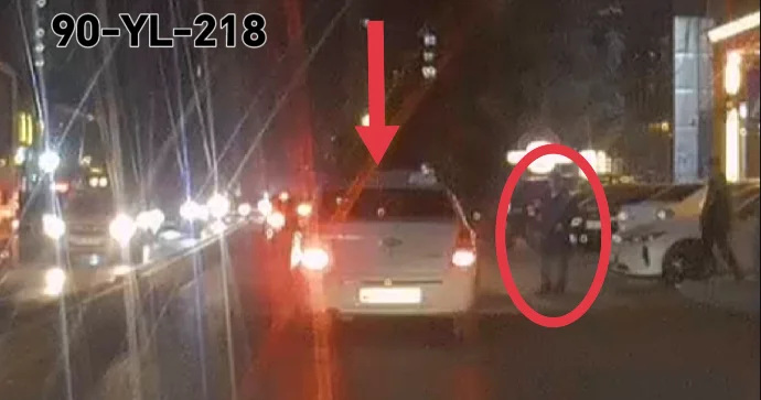 Qanundan xəbəri olmayan sürücü piyadaya yol vermədi VİDEO