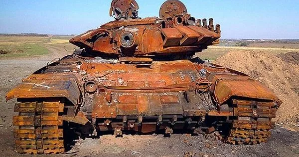 Təlim zamanı tank partladı: ölənlər var
