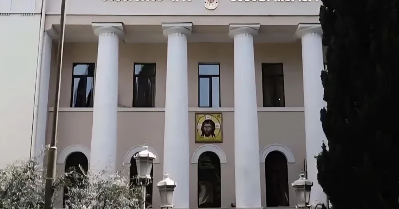 Gürcüstan patriarxı kürsüsü uğrunda üç namizəd mübarizə aparacaq