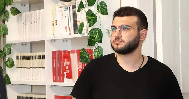 “Görəsən, hələ də baş barmağından saçının ucuna beş qarışdımı?”