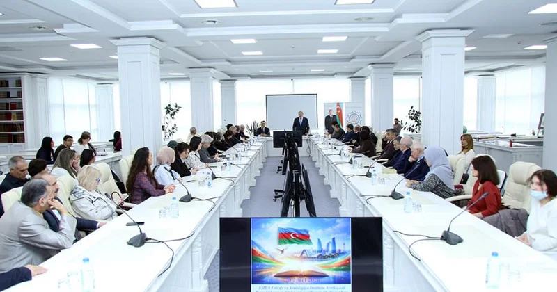 AMEA da “Azərbaycan Respublikasının inkişaf yolunun siyasi nəzəri əsasları və ideoloji xətt” mövzusunda relmi konfrans keçirilib