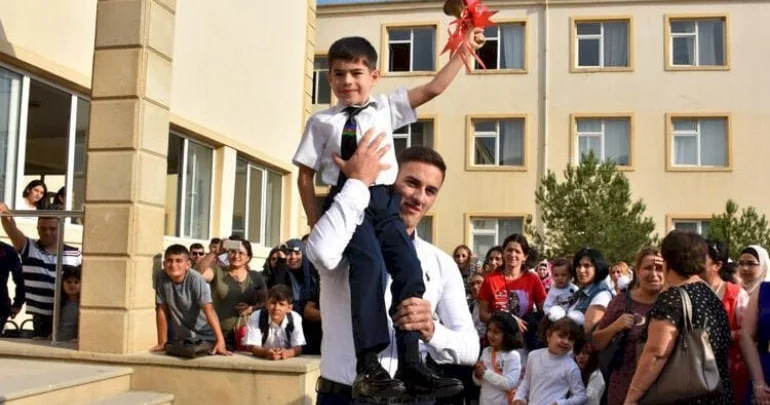 Bu il “Son zəng” tədbiri TEZ KEÇİRİLƏCƏK RƏSMİ