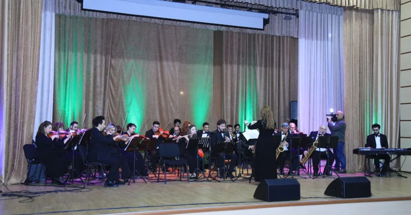 Azərbaycan Dövlət Mahnı Teatrının Estrada Simfonik Orkestri Lənkəranda konsert proqramı ilə çıxış edib