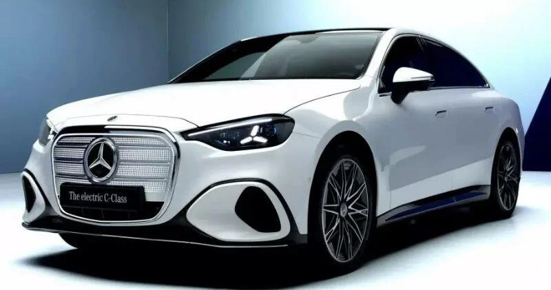 Mercedes представила новый электромобиль с светящейся решеткой