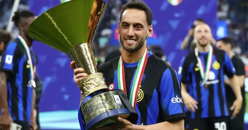 Çalhanoğlu gələcəyi ilə bağlı seçim etdi
