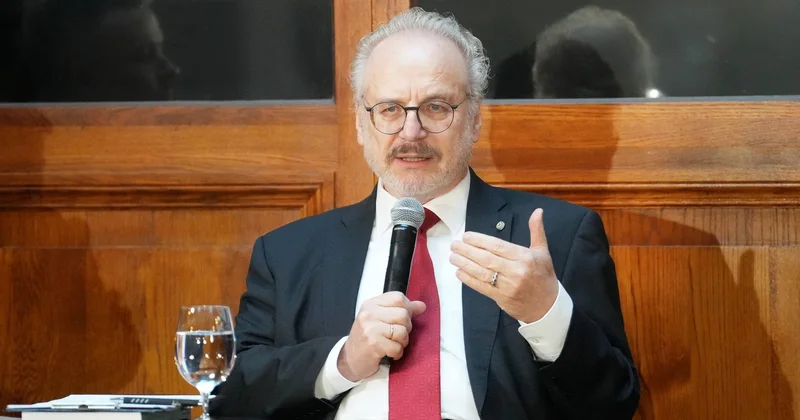 “Rus dili keçmiş müstəmləkə dövlətinin dili kimi qəbul olunmalıdır“ Latviyanın sabiq prezidenti