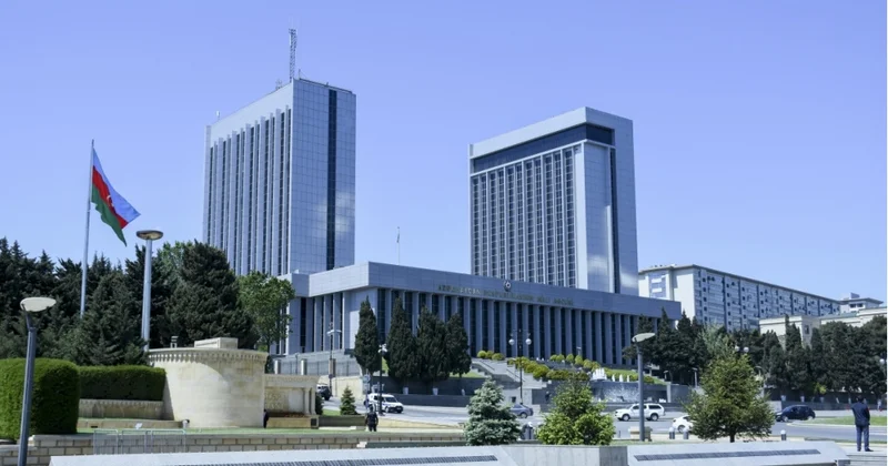 Parlament İnzibati Xətalar Məcəlləsinə çoxsaylı dəyişiklikləri qəbul edib