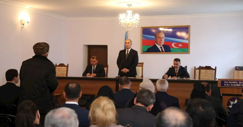 Sevindik Hətəmov İcra Hakimiyyətində vətəndaş qəbulu keçirdi FOTOLAR