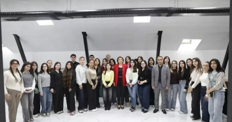 BDU da “Danışır təcrübə” layihəsinin növbəti qonağı “APA Media Group”un baş direktoru Vüsalə Mahirqızı olub