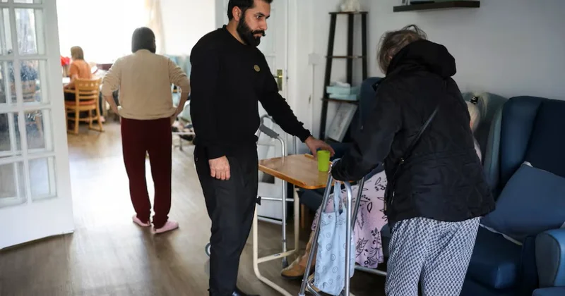 Britaniyada ahıllar evlərində personal çatışmazlığı təhlükəsi yaranıb