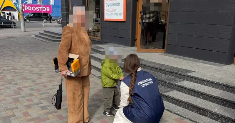 Генпрокуратура: В Украине женщина хотела продать своего сына за 25 тысяч долларов ФОТО