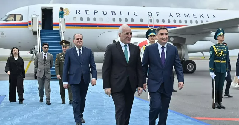 Президент Армении прибыл в Астану с рабочим визитом ФОТО
