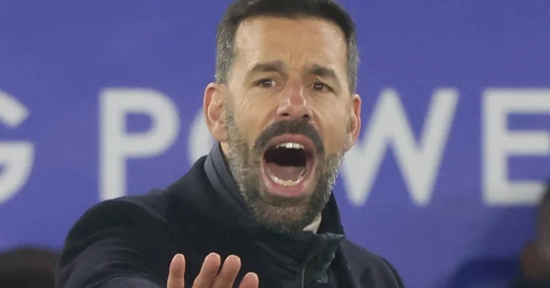 Rud van Nistelroyu əvəzləyəcək məşqçinin kimliyi bəlli oldu