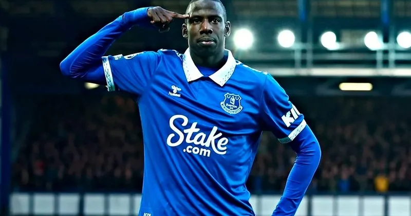 Dukure Everton u tərk edir