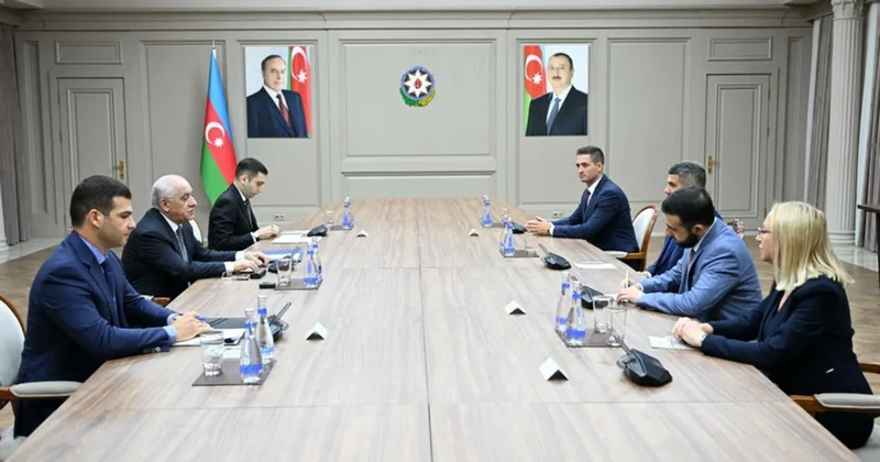 Baş nazir Əli Əsədov Dünya Minifutbol Federasiyasının prezidenti ilə görüşüb
