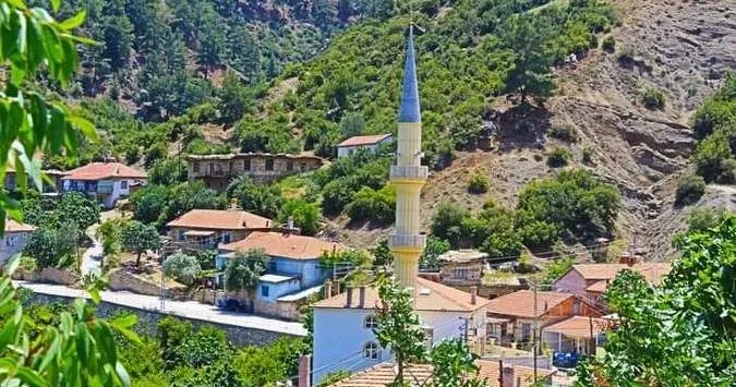 Bu kəndin bütün sakinləri eyni soyad daşıyır