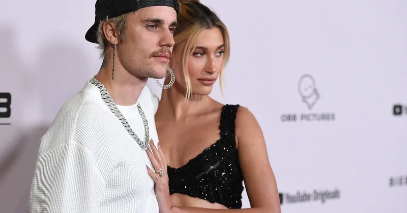 Castin Biber həyat yoldaşını təhqir etdiyinə görə ictimaiyyət qarşısında ondan üzr istədi