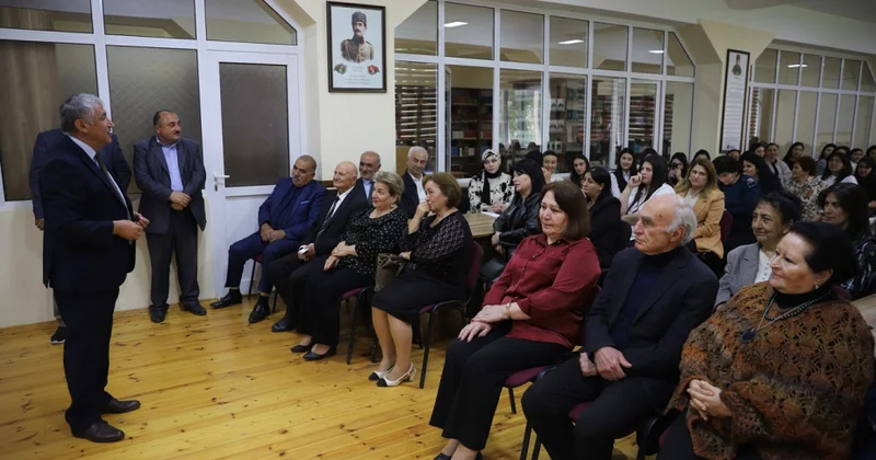 GDU da şair Qəşəm Nəcəfzadə ilə görüş keçirilib