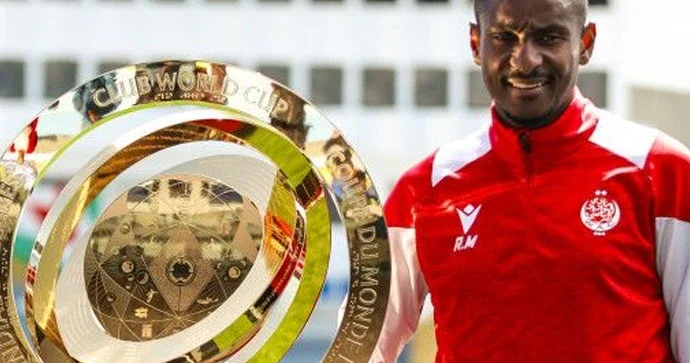 Klublararası Dünya Çempionatına dörd həftə qalmış baş məşqçi istefa verdi