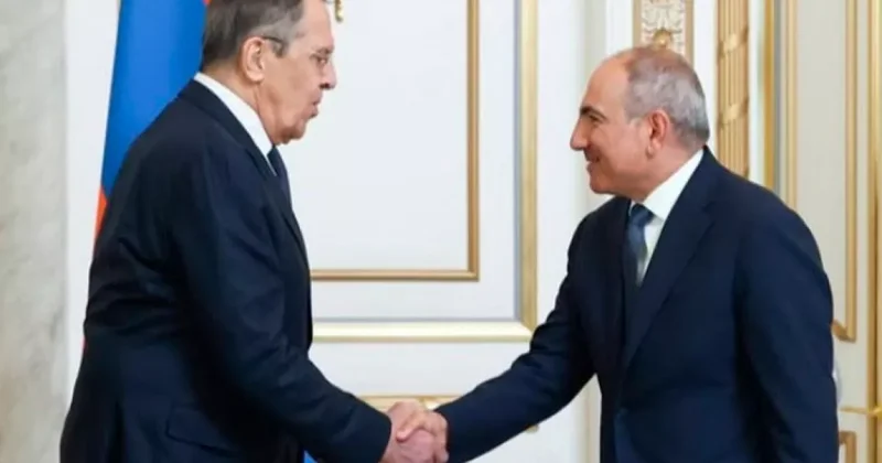 Пашинян доволен динамичным диалогом с Путиным