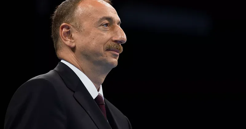 Алиев на награждении Азиза Санджара премией Алишера Навои