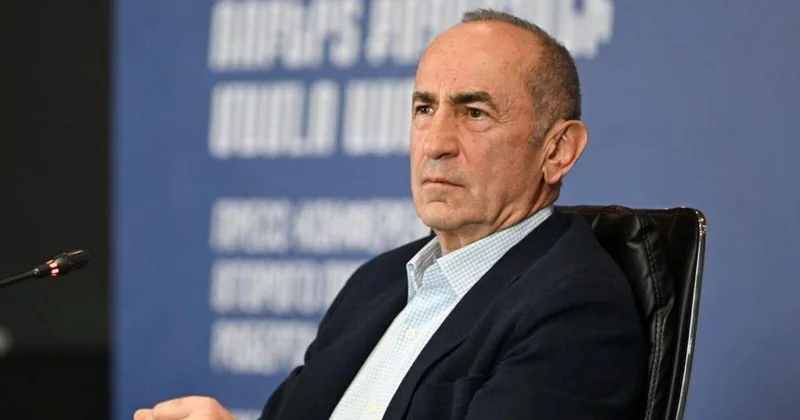 Marionet Köçəryanın son çırpınışları