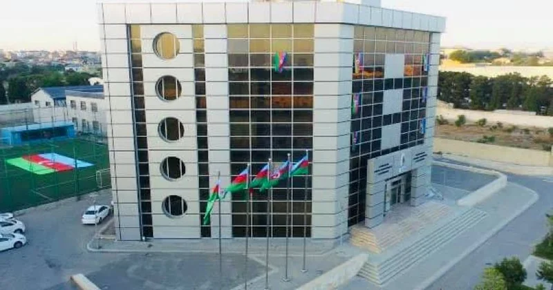 AFFA hakimləri təhqir edən baş məşqçini 5 oyunluq cəzalandırdı