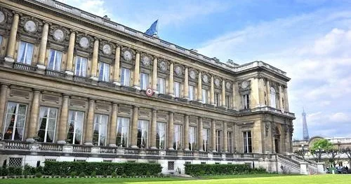 İsrail diplomatları atəşə tutdu Fransadan reaksiya