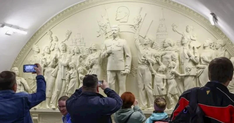 Rusiyada Stalinə maraq niyə artır?