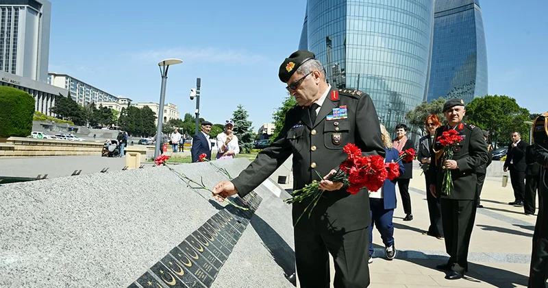 Türkiyənin ordu generalı Bakıda FOTOLAR