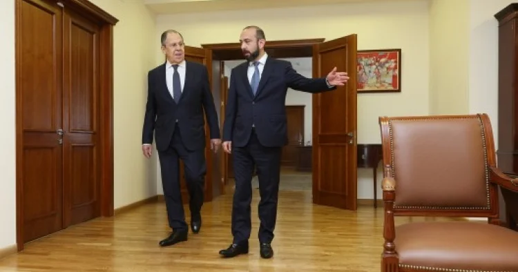 Lavrov: “Rusiya Ermənistanın müdafiəsinin təmininə yardım etməyə hazırdır”