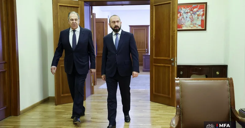 Rusiya elçi göndərib Paşinyandan nə istənilir?