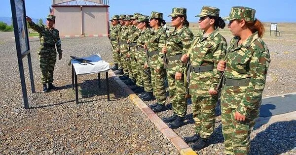 Ordumuzda xidmət edən qadın hərbçilərinin sayı...