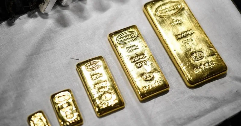Qızıl yenidən 3 300 dollardan yuxarı ticarət olunur