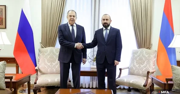 Mirzoyan Lavrov görüşü başladı