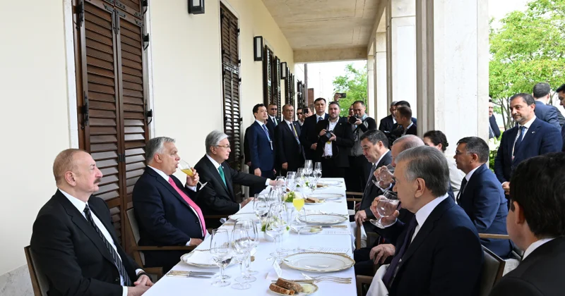 Budapeştdə TDT liderlərinin şərəfinə rəsmi lanç verildi FOTOLAR