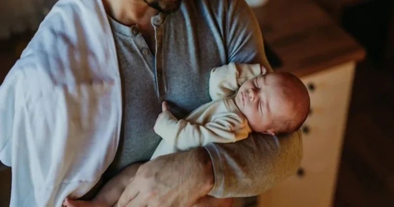 Azərbaycanda atalara ödənişsiz məzuniyyətin verilməsi təklif olunur