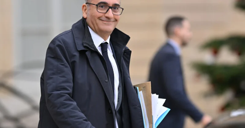 Fransada bələdiyyə seçkisi ilə bağlı namizədlərin hədəfə alındığı açıqlanıb