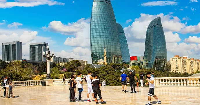 Qısamüddətli həllər qlobal mənzil problemini aradan qaldırmayacaq CAR lı turist FOTO