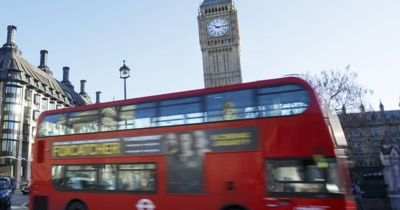 Britaniyada son illərin ən aşağı miqrasiya səviyyəsi qeydə alınıb