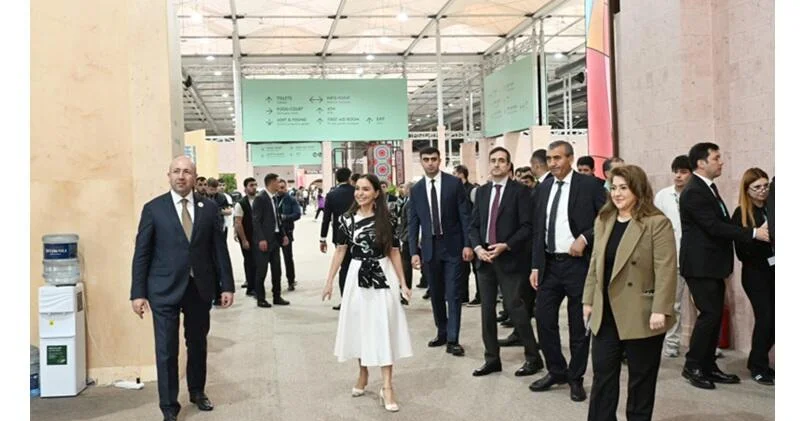 Heydər Əliyev Fondunun vitse prezidenti Leyla Əliyeva və Bakı Media Mərkəzinin rəhbəri Arzu Əliyeva "Urban Expo" sərgisi ilə tanış olublar FOTO