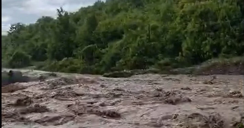 Şəkidə leysan: Cunud kəndi yolsuz qaldı FOTO/VİDEO