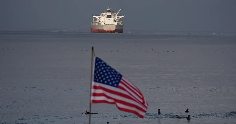 США убеждают Индию закупать американскую нефть