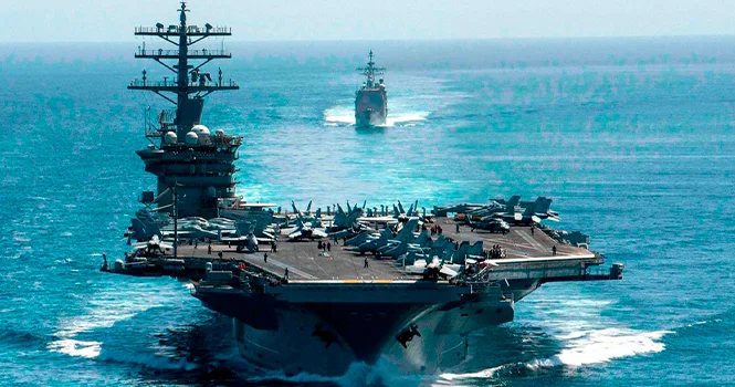 В Карибское море вошел авианосец США после обвинений против Кастро